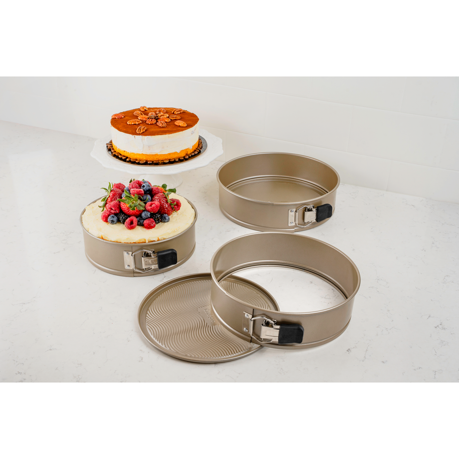 Cuisipro Non stick Spring form Pan 9"