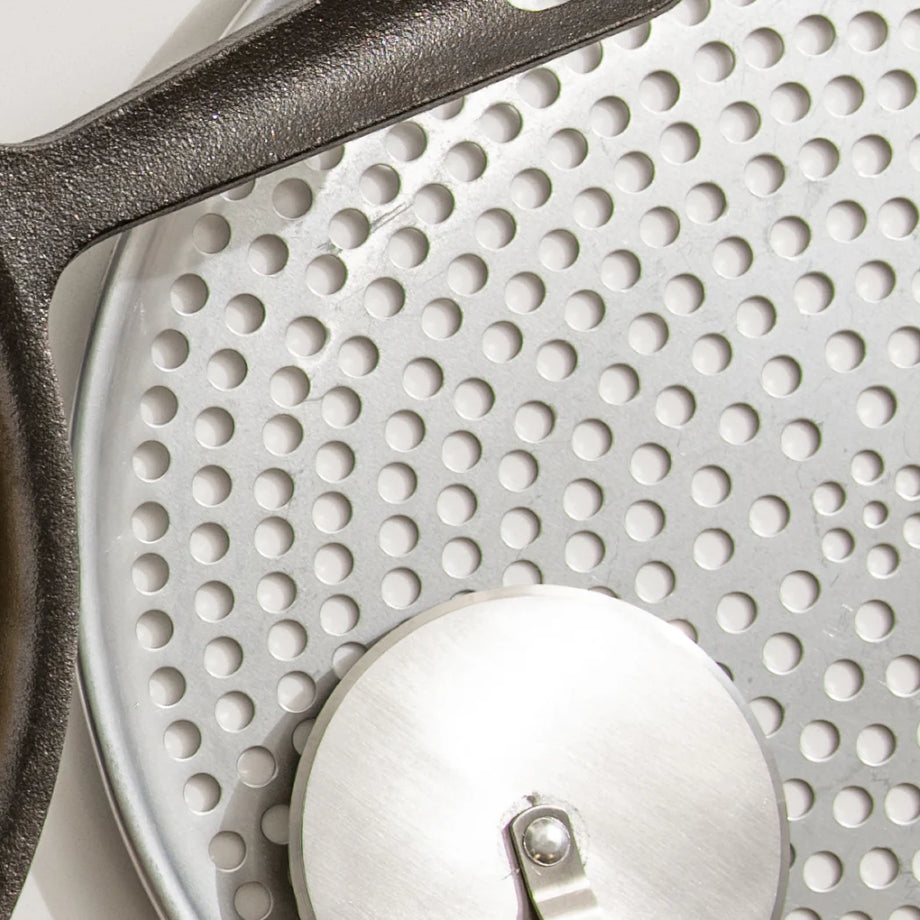 Browne Perforated Pizza Pan 14"