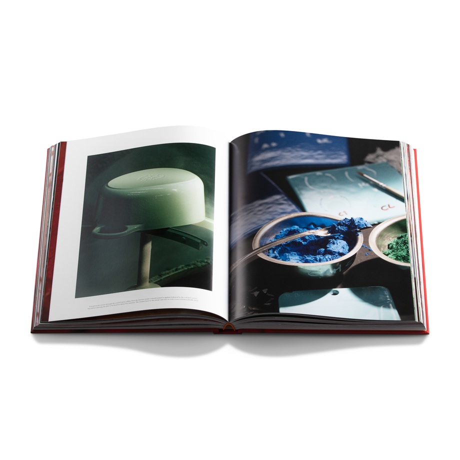 Le Creuset : A Century of Colourful Cookware (a book)