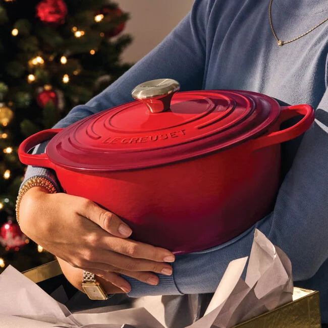Le Creuset 6.7L Signature Round French Oven - Cerise