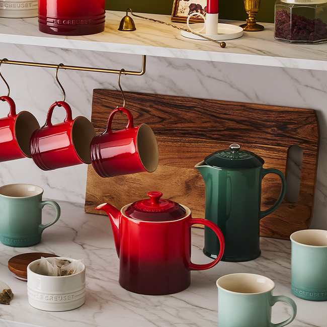 Le Creuset Grand Teapot - Cerise