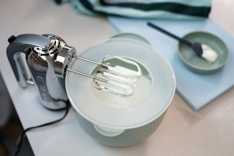 Mepal Splashproof lid mixing bowl Chef It / 3000 ml - Chalk