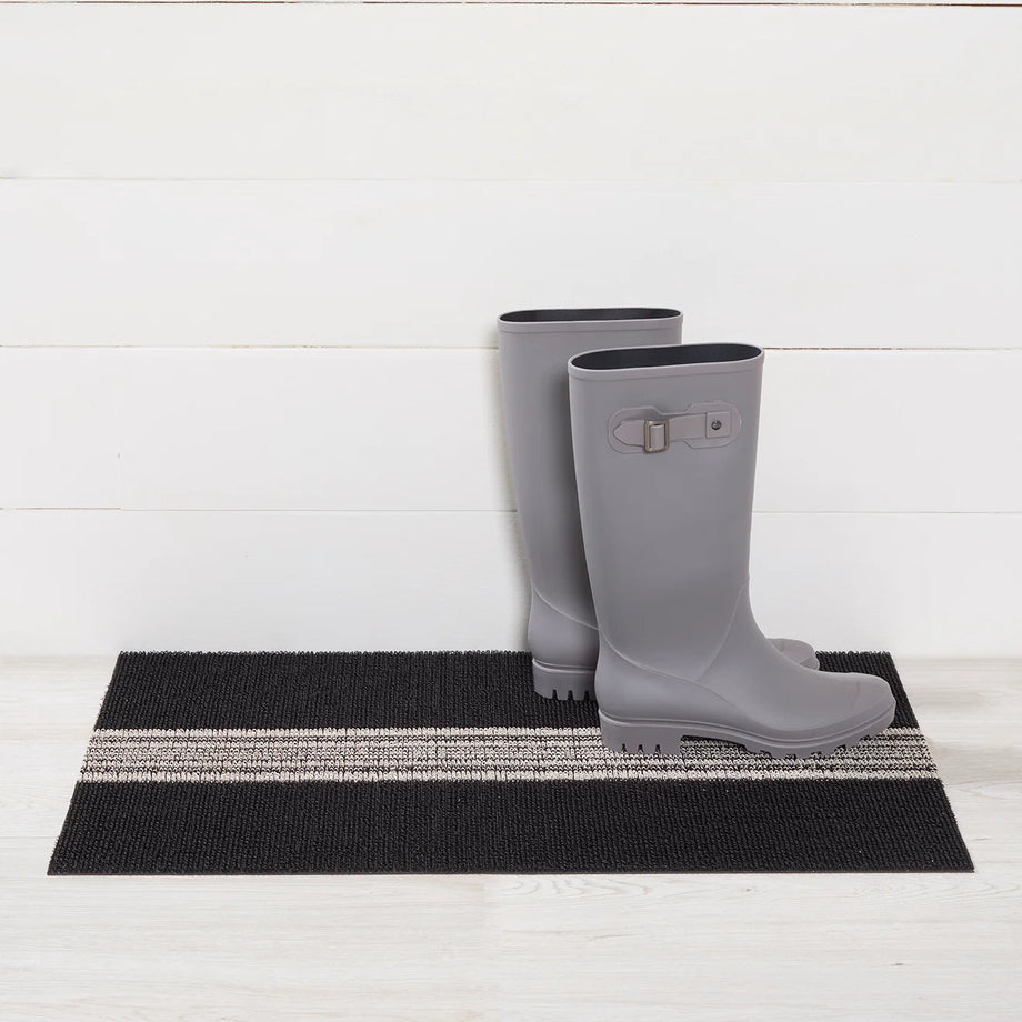 Chilewich Indoor Outdoor Shag Doormat - Relay Stripe /Rectangle / Coal / 24x36"