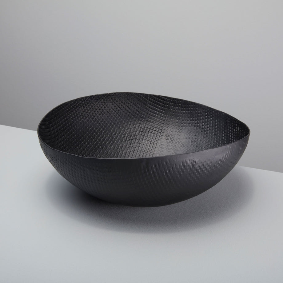 Be Home Black Crosshatch Aluminum - Bowl / xlarge